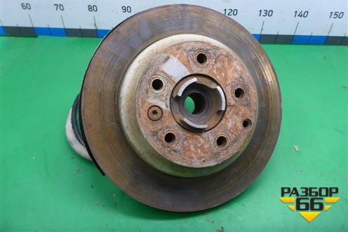 Кулак задний правый для Volkswagen Touareg c 2002-2010г (Туарег)