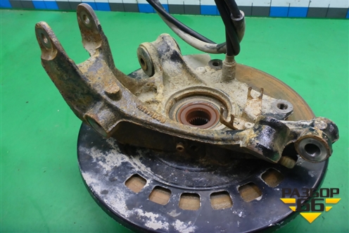 Кулак задний правый для Volkswagen Touareg c 2002-2010г (Туарег)