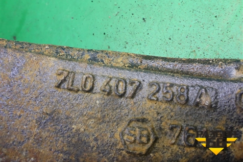 Кулак поворотный передний правый (7L0407258A) для Volkswagen Touareg c 2002-2010г (Туарег)