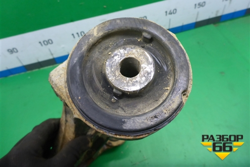 Рычаг передний правый нижний (7L0407154C) для Volkswagen Touareg c 2002-2010г (Туарег)