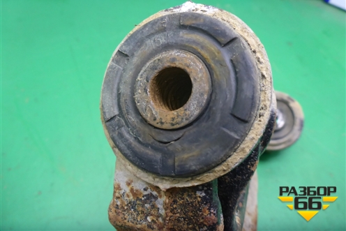 Рычаг передний левый нижний (7L0407153C) для Volkswagen Touareg c 2002-2010г (Туарег)