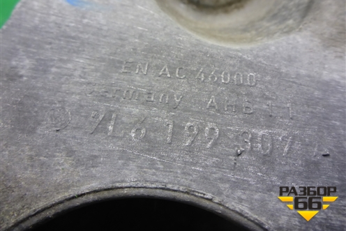 Кронштейн двигателя левый (3.0л CAS) (7L6199307) для Volkswagen Touareg c 2002-2010г (Туарег)