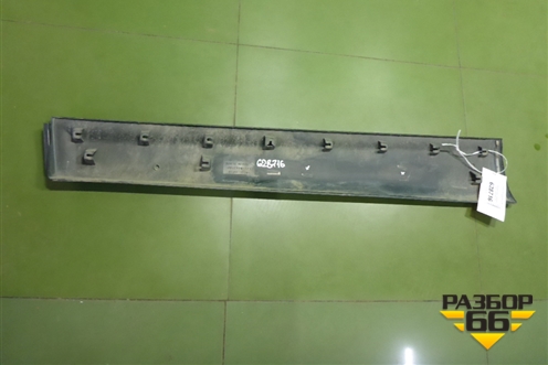 Накладка двери передней правой (808704EA0A) для Nissan Qashqai (J11E) с 2013г (Кашкай)