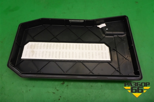 Крышка аккумулятора (под сиденьем) (7L0864643B) для Volkswagen Touareg c 2002-2010г (Туарег)