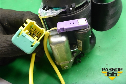 Ремень безопасности передний правый с пиропатроном (7L6857706A) для Volkswagen Touareg c 2002-2010г (Туарег)