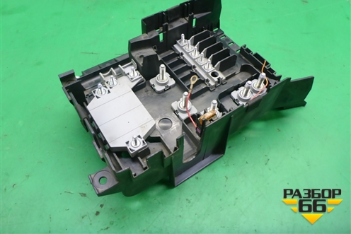 Блок предохранителей (7L0937548E) для Volkswagen Touareg c 2002-2010г (Туарег)