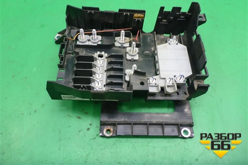 Блок предохранителей (7L0937548E) для Volkswagen Touareg c 2002-2010г (Туарег)