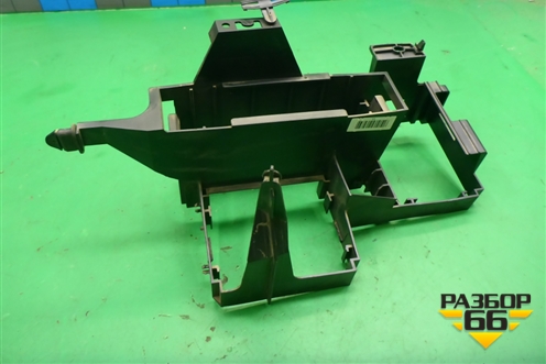 Кронштейн блока предохранителей (7L0937535B) для Volkswagen Touareg c 2002-2010г (Туарег)