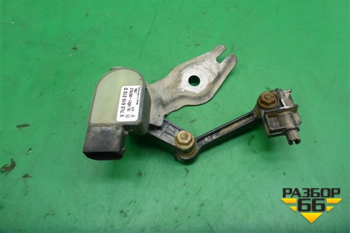 Датчик регулировки дорожного просвета (передний левый) (7L0616213D) для Volkswagen Touareg c 2002-2010г (Туарег)
