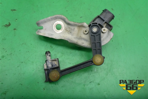 Датчик регулировки дорожного просвета (передний правый) (7L0616214D) для Volkswagen Touareg c 2002-2010г (Туарег)