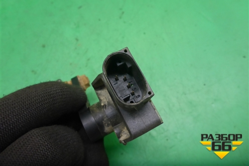 Датчик регулировки дорожного просвета (задний) (7L0616571D) для Volkswagen Touareg c 2002-2010г (Туарег)