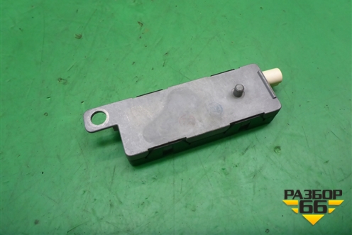 Антенна электрическая (усилитель) (7L6035552) для Volkswagen Touareg c 2002-2010г (Туарег)