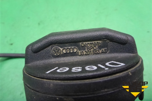 Крышка топливного бака (1J0201553AE) для Volkswagen Touareg c 2002-2010г (Туарег)
