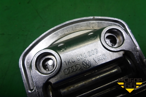 Крепление для багажа (1K0864203) для Volkswagen Touareg c 2002-2010г (Туарег)