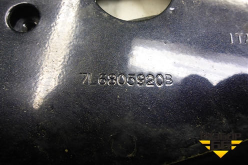 Кронштейн переднего крыла правый (7L6805920B) для Volkswagen Touareg c 2002-2010г (Туарег)