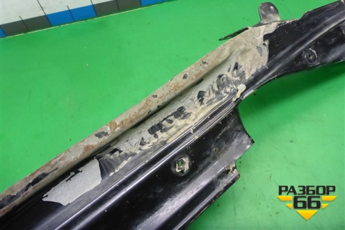 Кронштейн переднего крыла правый (7L6805920B) для Volkswagen Touareg c 2002-2010г (Туарег)