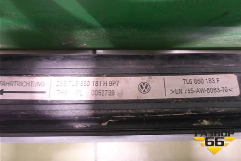 Рейлинг на крышу левый (7L6860181H) для Volkswagen Touareg c 2002-2010г (Туарег)