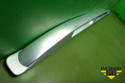 Рейлинг на крышу правый (7L6860182H) для Volkswagen Touareg c 2002-2010г (Туарег)