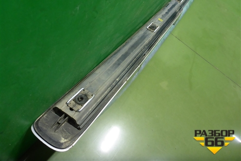 Рейлинг на крышу правый (7L6860182H) для Volkswagen Touareg c 2002-2010г (Туарег)