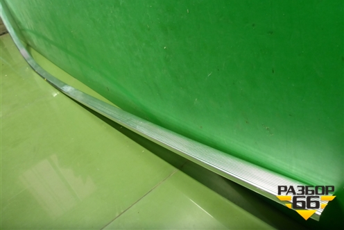 Молдинг крыши правый (над дверями) для Volkswagen Touareg c 2002-2010г (Туарег)