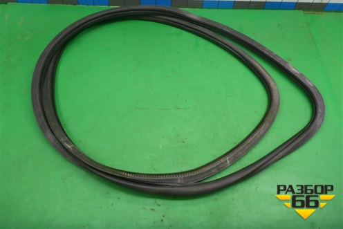 Уплотнитель двери передней левой для Volkswagen Touareg c 2002-2010г (Туарег)