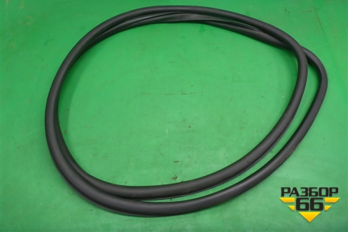 Уплотнитель двери передней левой для Volkswagen Touareg c 2002-2010г (Туарег)