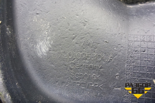 Брызговик задний левый (7L0075101A) для Volkswagen Touareg c 2002-2010г (Туарег)