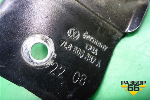 Кронштейн амортизатора капота левый (7L6805887A) для Volkswagen Touareg c 2002-2010г (Туарег)