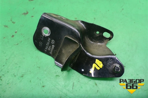 Кронштейн амортизатора капота левый (7L6805887A) для Volkswagen Touareg c 2002-2010г (Туарег)