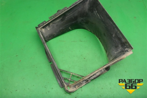 Воздухозаборник интеркулера правый (7L0117340) для Volkswagen Touareg c 2002-2010г (Туарег)