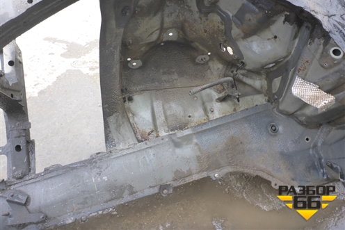 Лонжерон передний левый для Volkswagen Touareg c 2002-2010г (Туарег)