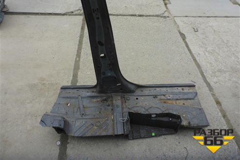 Порог со стойкой левый для Volkswagen Touareg c 2002-2010г (Туарег)