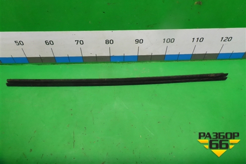 Накладка стекла переднего левого для Hyundai Grand Santa Fe с 2012-2018г (Гранд Санта Фе)