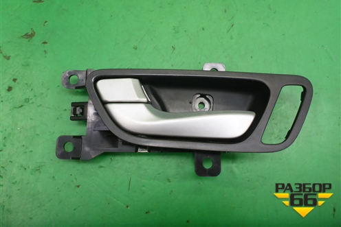 Ручка внутренняя двери передней левой (826102W000) для Hyundai Grand Santa Fe с 2012-2018г (Гранд Санта Фе)