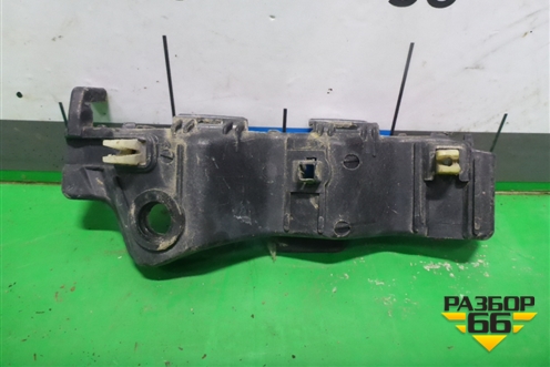 Кронштейн переднего бампера правый (86516B8000) для Hyundai Grand Santa Fe с 2012-2018г (Гранд Санта Фе)