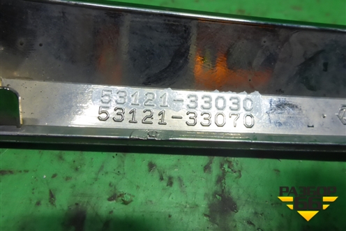 Накладка на решетку радиатора (после 2014г верхняя правая) (5312133030) для Toyota Camry V50 с 2011-2018г (Камри)