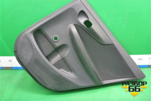 Обшивка двери задней правой под механику (6777512080) для Toyota Corolla (E15) с 2006-2013г (Королла 150)