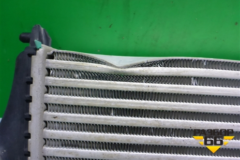 Интеркулер (правый) (4M0145804AR) для Audi Q7 c 2015г (Ку 7)