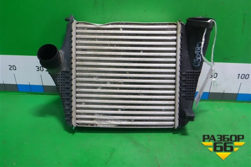 Интеркулер (правый) (4M0145804AR) для Audi Q7 c 2015г (Ку 7)