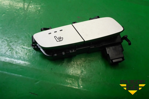 Кнопка обогрева сидений (левая) (A2059052818) для Mercedes Benz C-Klass W205 с 2014г (Ц)