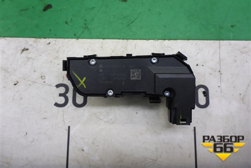 Кнопка обогрева сидений (правая) (A2059053218) для Mercedes Benz C-Klass W205 с 2014г (Ц)
