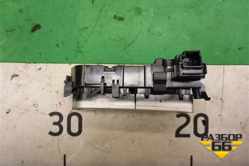 Кнопка обогрева сидений (правая) (A2059053218) для Mercedes Benz C-Klass W205 с 2014г (Ц)