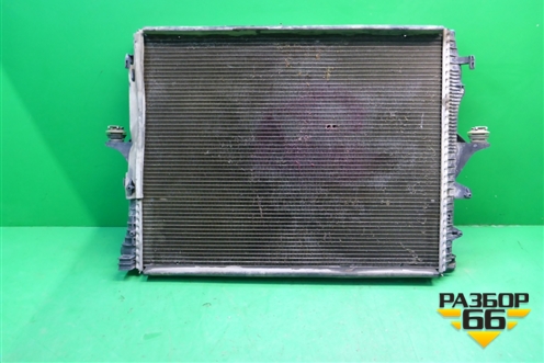 Радиатор охлаждения для Volkswagen Touareg c 2002-2010г (Туарег)