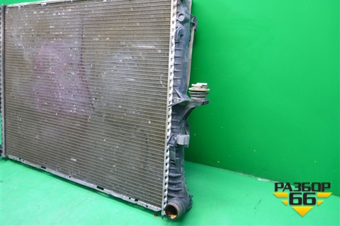 Радиатор охлаждения для Volkswagen Touareg c 2002-2010г (Туарег)