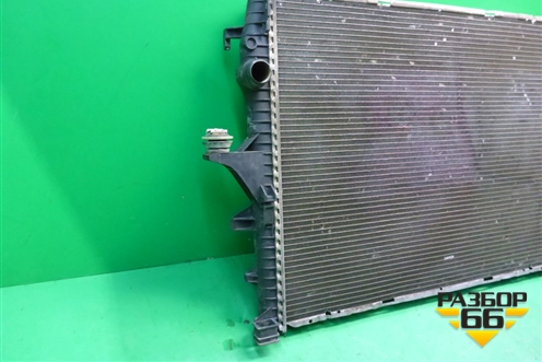 Радиатор охлаждения для Volkswagen Touareg c 2002-2010г (Туарег)