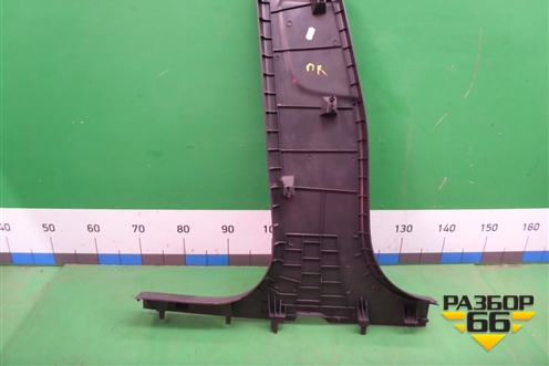 Обшивка стойки центральная нижняя правая (5L0867282A) для Skoda Yeti с 2009г (Етти)