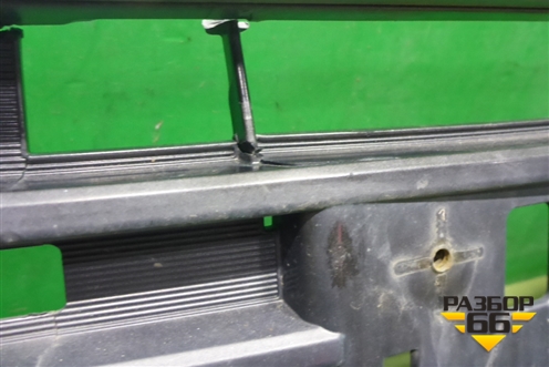 Решетка в передний бампер центральная (после 2014г) (5311233160) для Toyota Camry V50 с 2011-2018г (Камри)