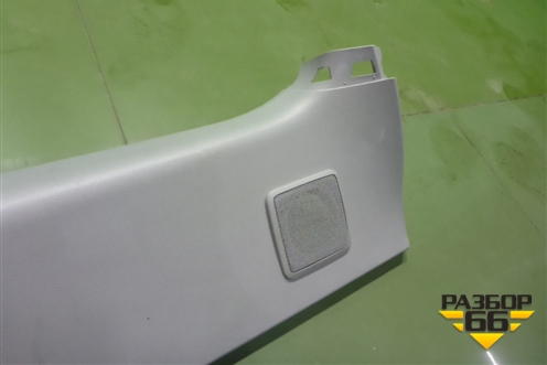 Обшивка двери багажника (верхней) (6793560080) для Toyota Land Cruiser (200) с 2008г (Ленд Крузер)