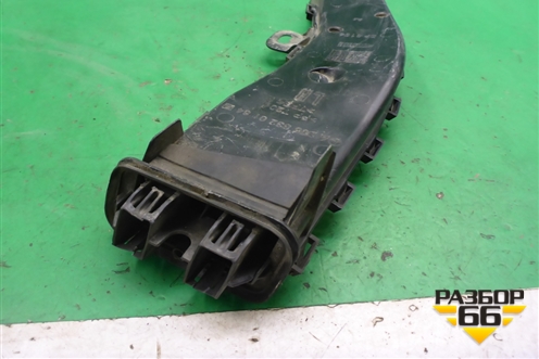 Водосток (передний левый) (A2058320184) для Mercedes Benz C-Klass W205 с 2014г (Ц)