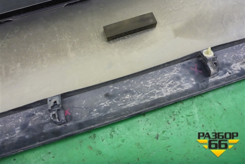 Накладка двери передней правой для Mitsubishi Pajero/Montero с 2007г (Паджеро 4/Монтеро)